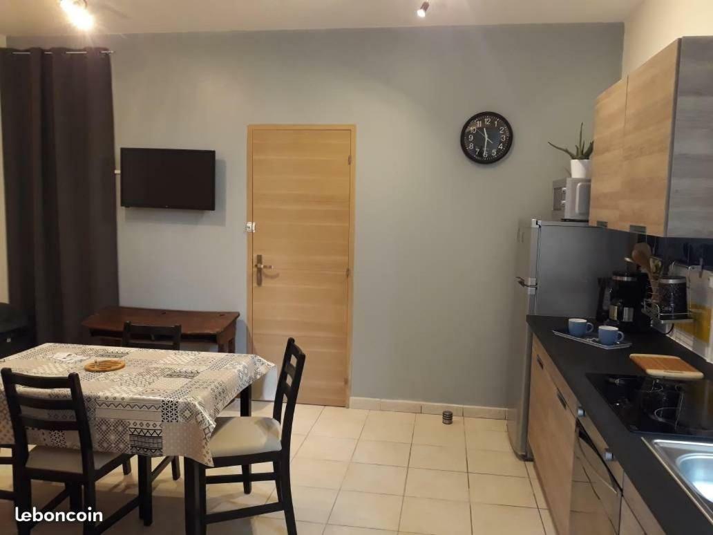 L'Arriere Boutique Apartment Maroilles Exterior photo